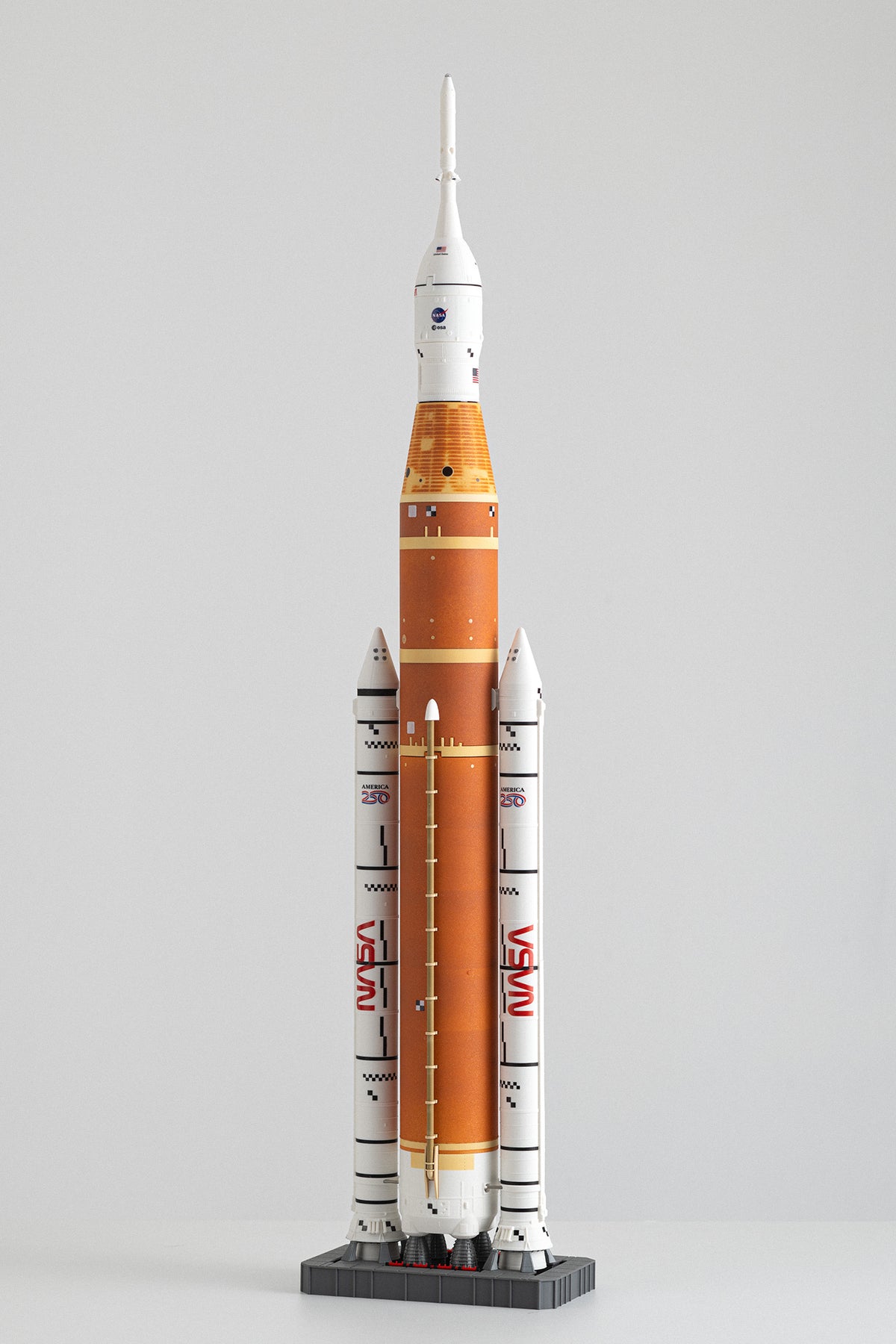 SLS 1:144 Founders Edition — scale dimensions